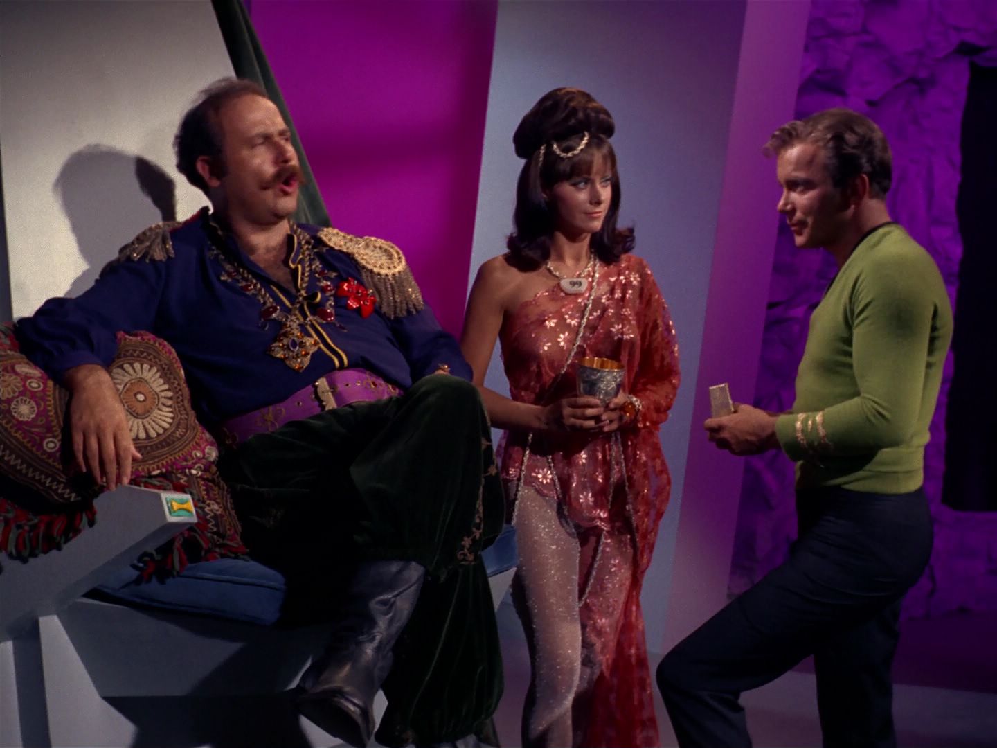 ariane179254_StarTrek_2x08_IMudd_0728.jpg