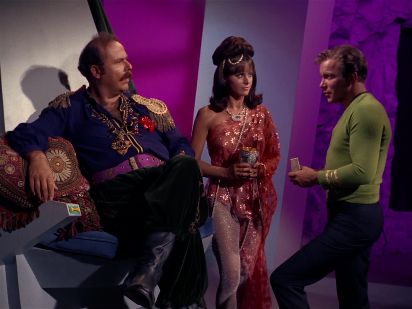 ariane179254_StarTrek_2x08_IMudd_0729.jpg