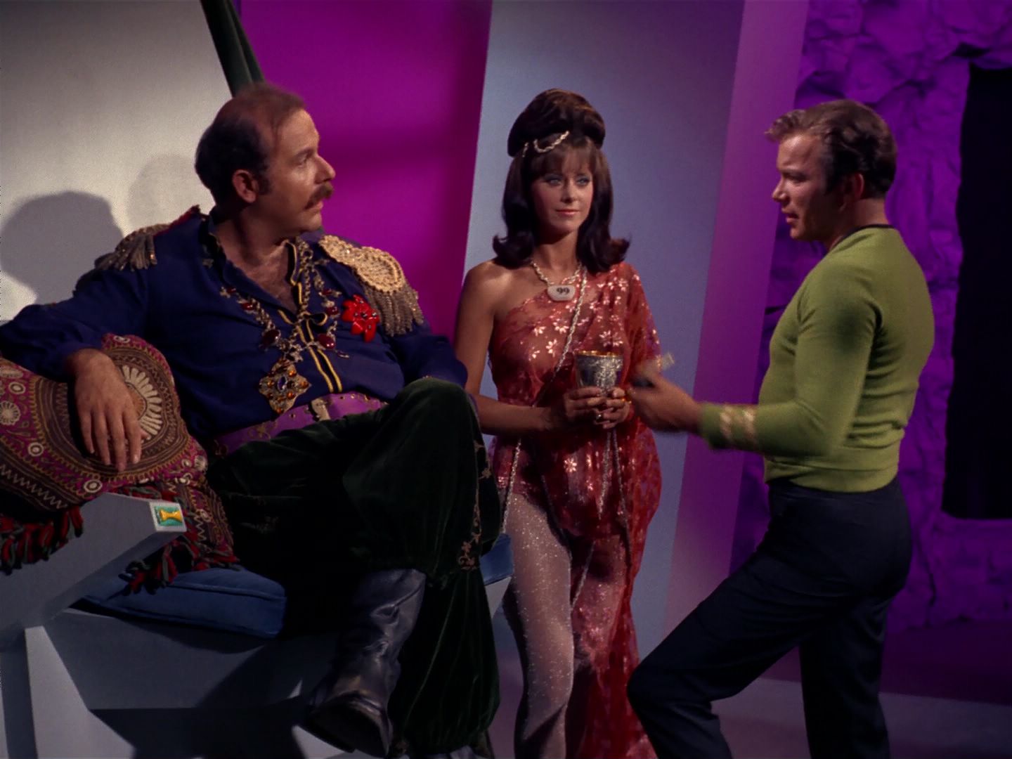 ariane179254_StarTrek_2x08_IMudd_0736.jpg