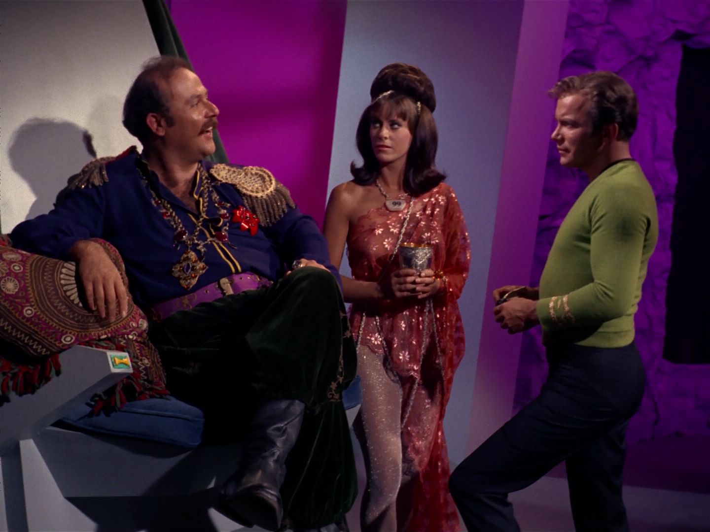 ariane179254_StarTrek_2x08_IMudd_0748.jpg