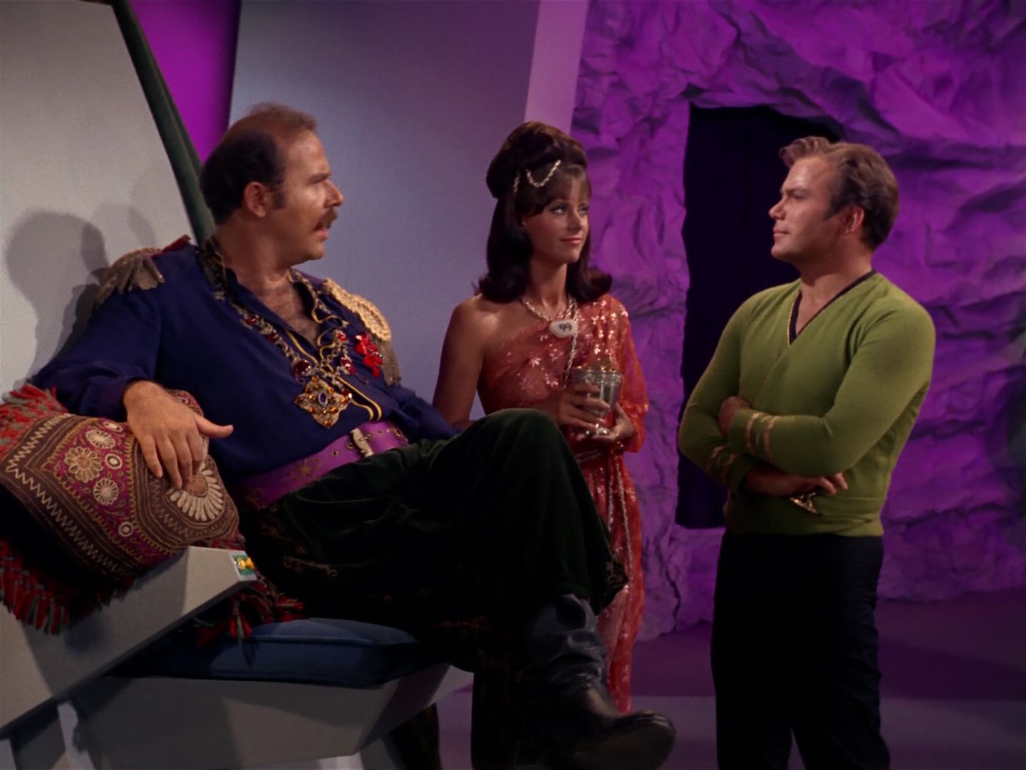 ariane179254_StarTrek_2x08_IMudd_0937.jpg