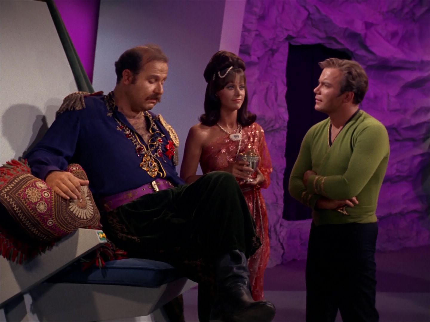 ariane179254_StarTrek_2x08_IMudd_0945.jpg