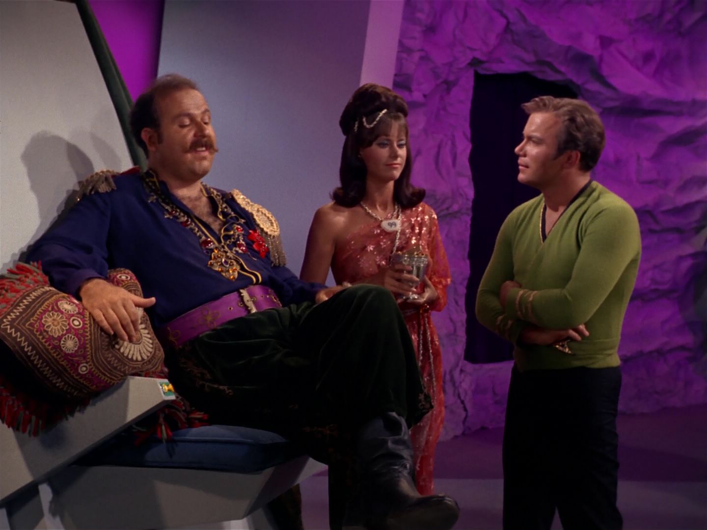 ariane179254_StarTrek_2x08_IMudd_0947.jpg