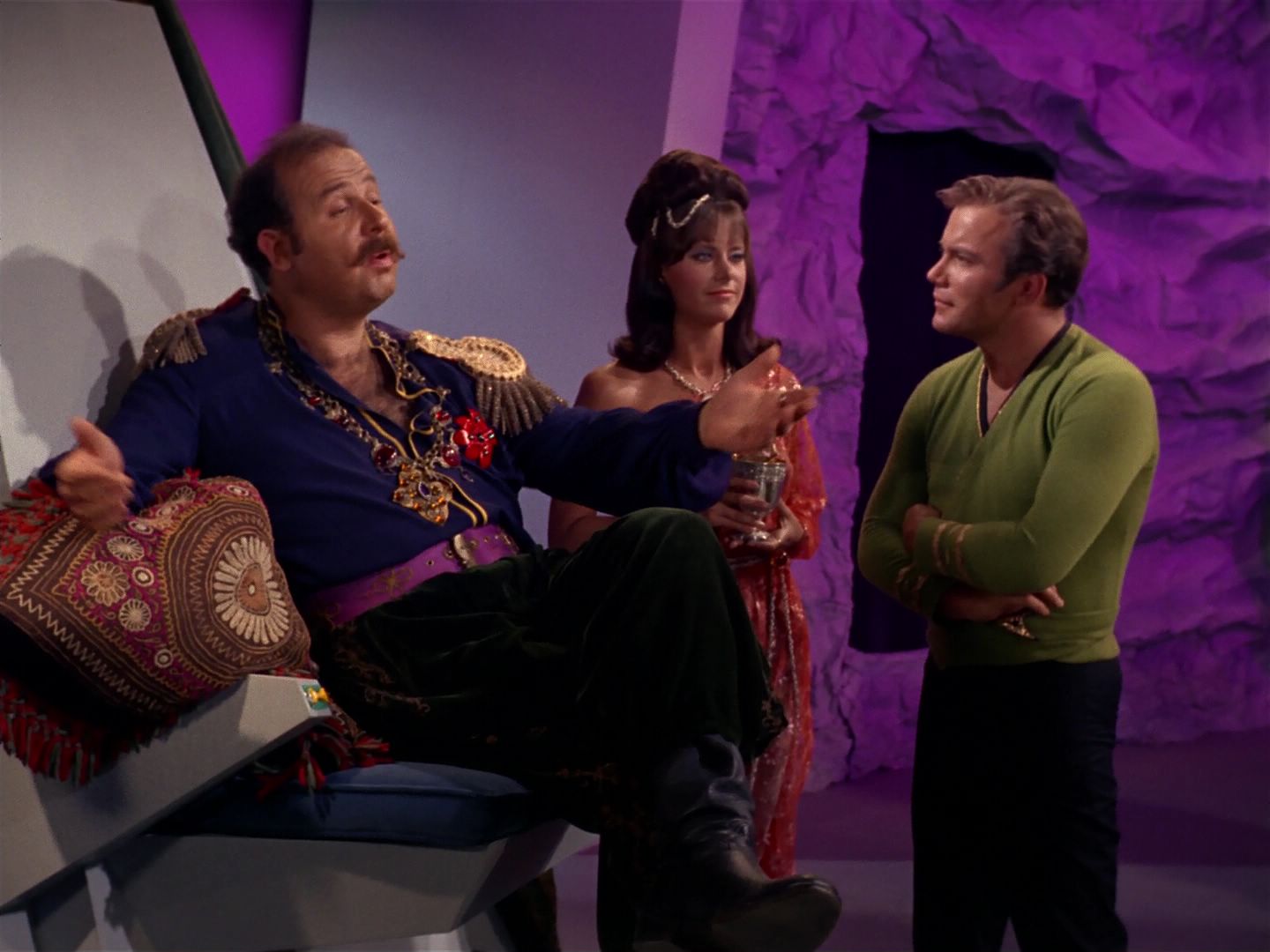 ariane179254_StarTrek_2x08_IMudd_0955.jpg