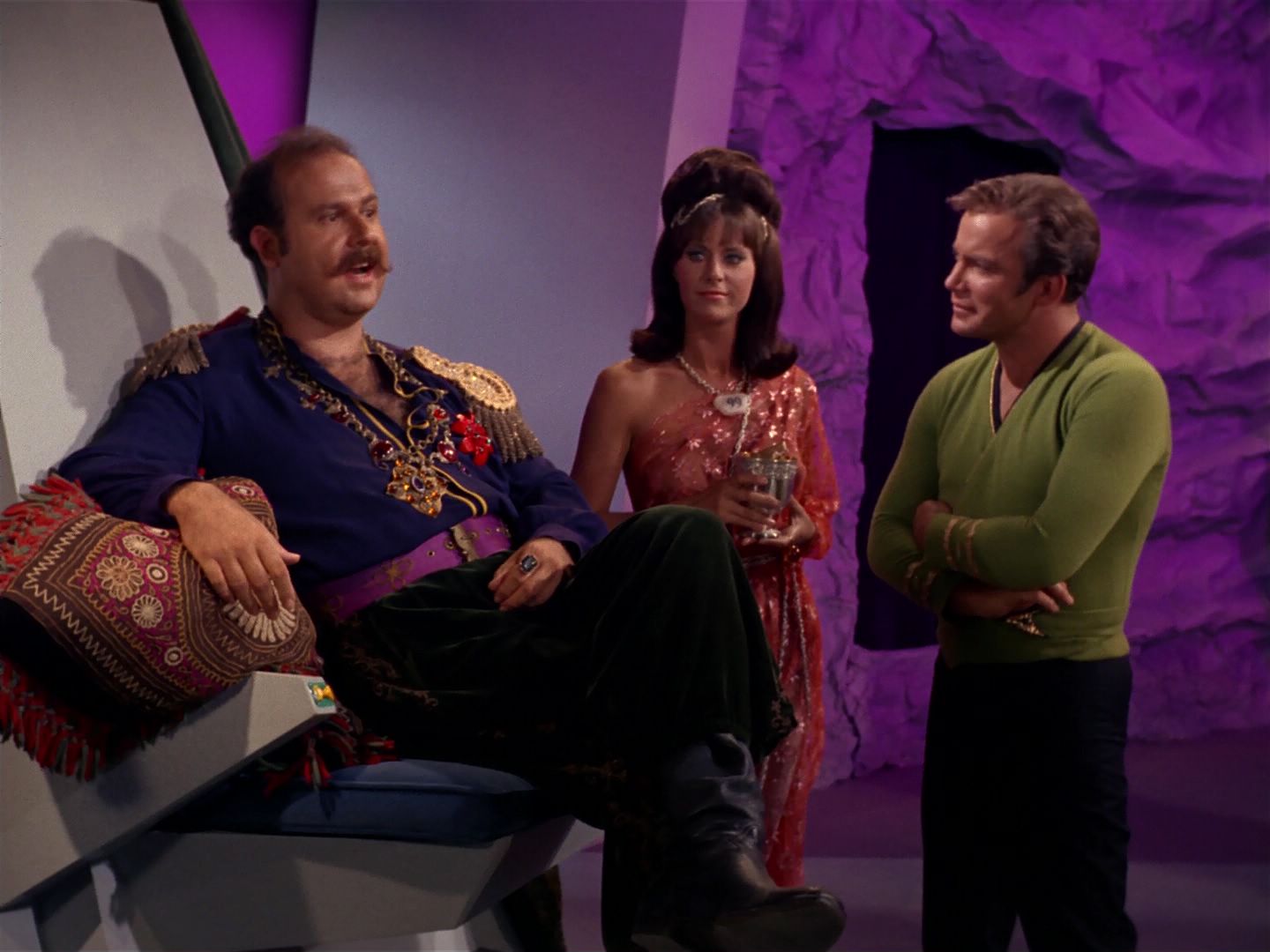 ariane179254_StarTrek_2x08_IMudd_0965.jpg