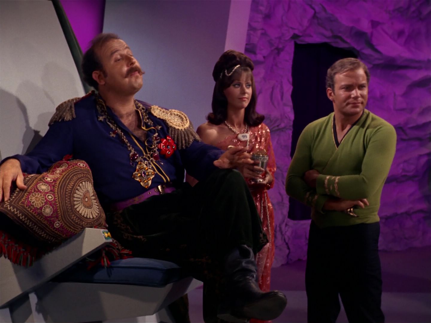 ariane179254_StarTrek_2x08_IMudd_0990.jpg