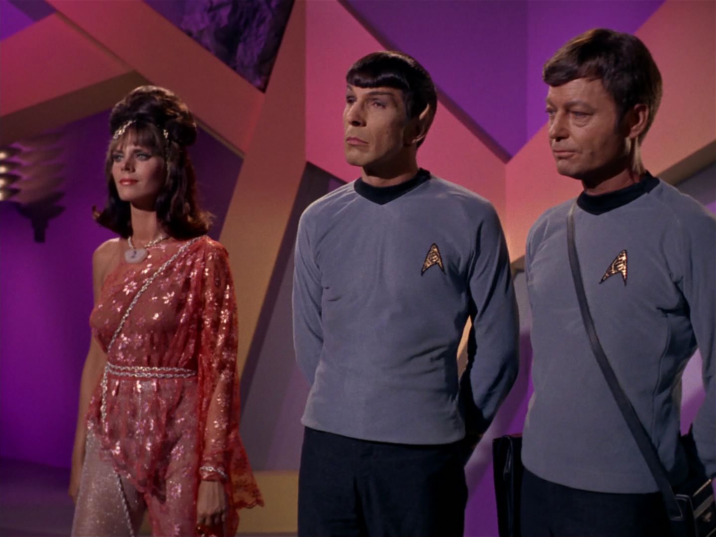 ariane179254_StarTrek_2x08_IMudd_1030.jpg