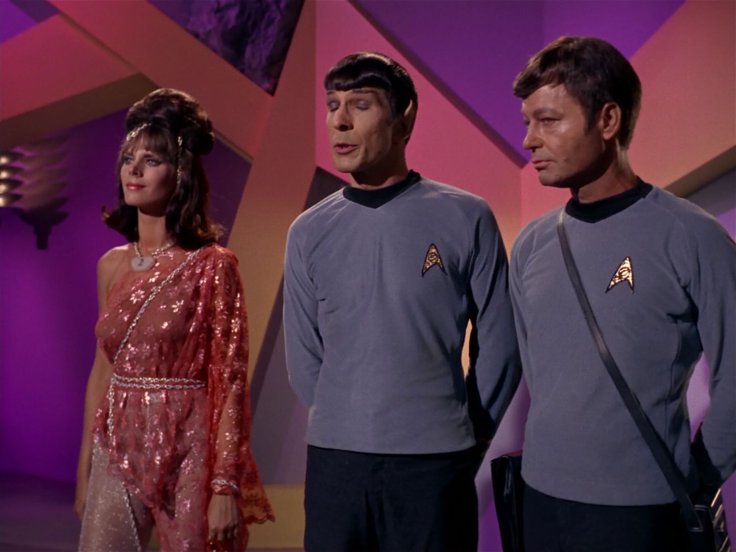 ariane179254_StarTrek_2x08_IMudd_1054.jpg
