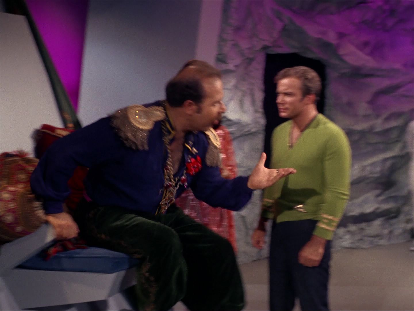 ariane179254_StarTrek_2x08_IMudd_1056.jpg