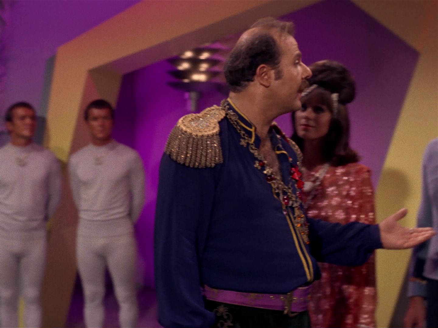 ariane179254_StarTrek_2x08_IMudd_1082.jpg