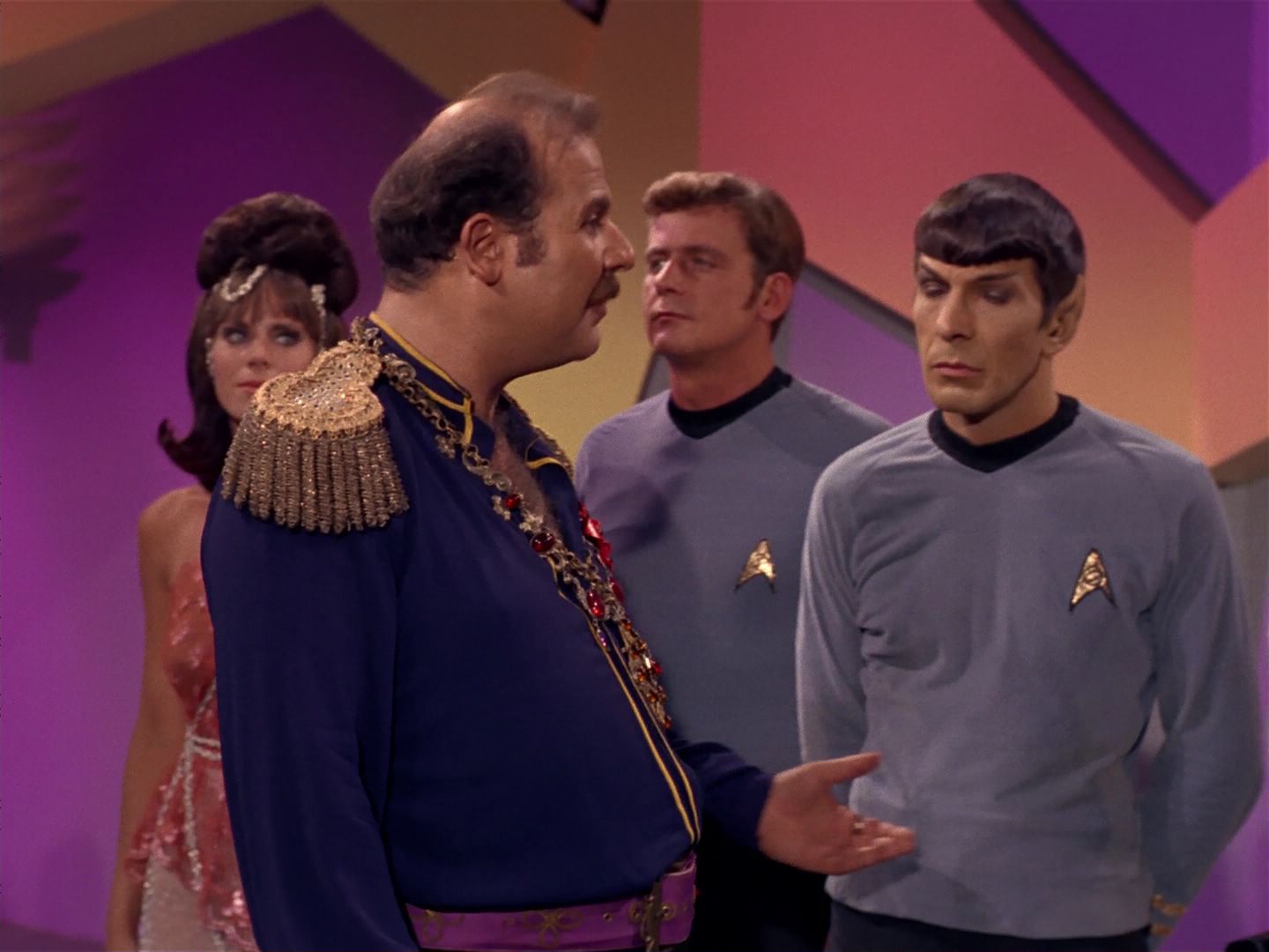 ariane179254_StarTrek_2x08_IMudd_1084.jpg
