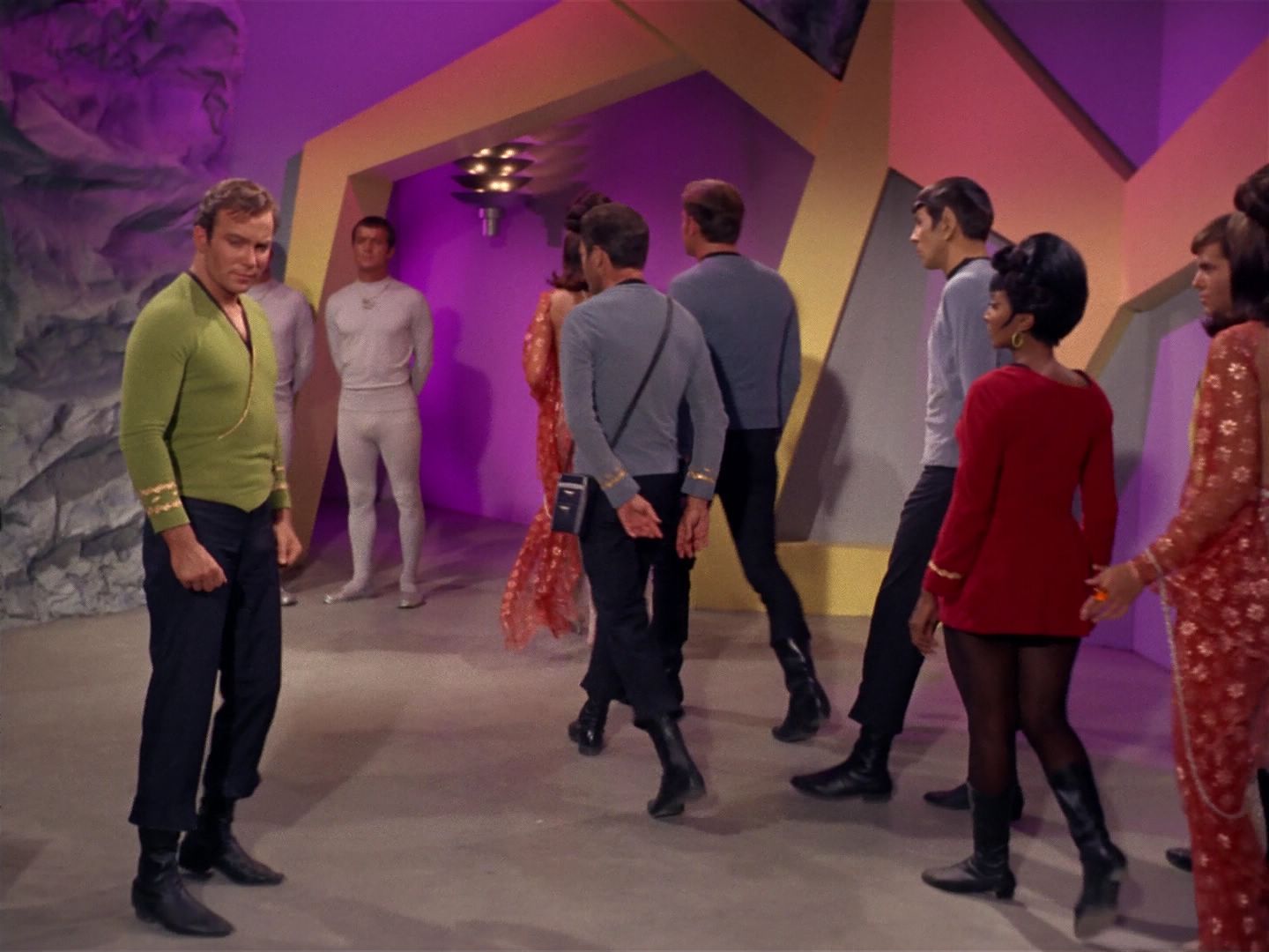 ariane179254_StarTrek_2x08_IMudd_1127.jpg