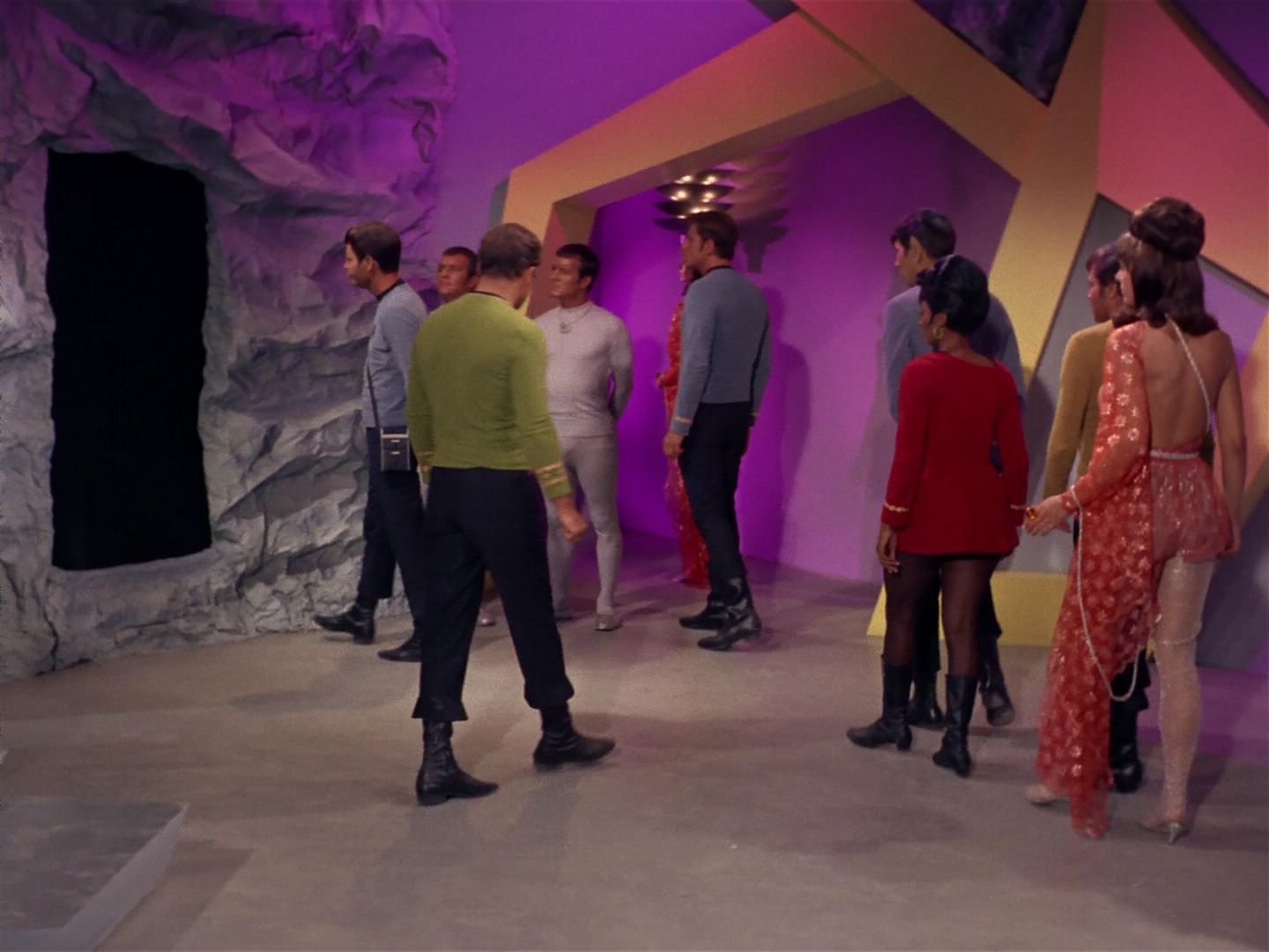 ariane179254_StarTrek_2x08_IMudd_1130.jpg