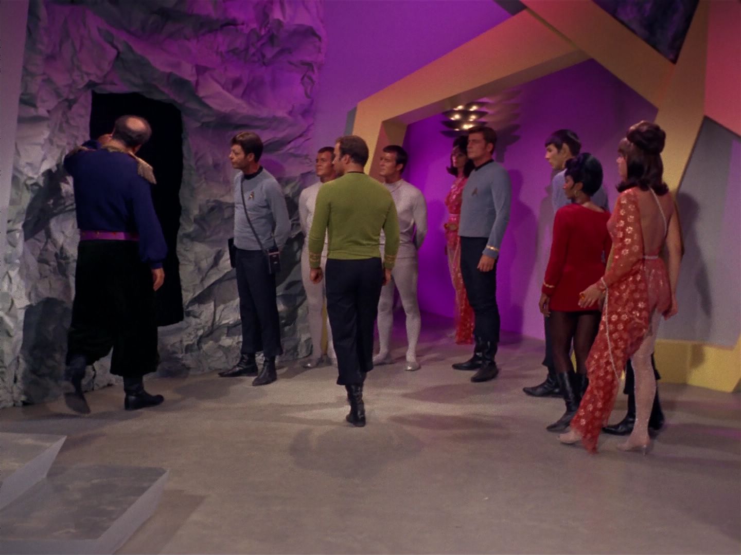 ariane179254_StarTrek_2x08_IMudd_1132.jpg