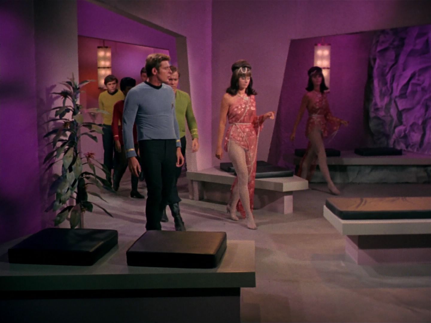ariane179254_StarTrek_2x08_IMudd_1234.jpg
