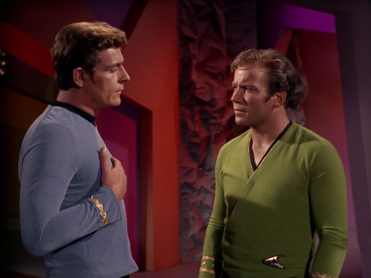 ariane179254_StarTrek_2x08_IMudd_1281.jpg