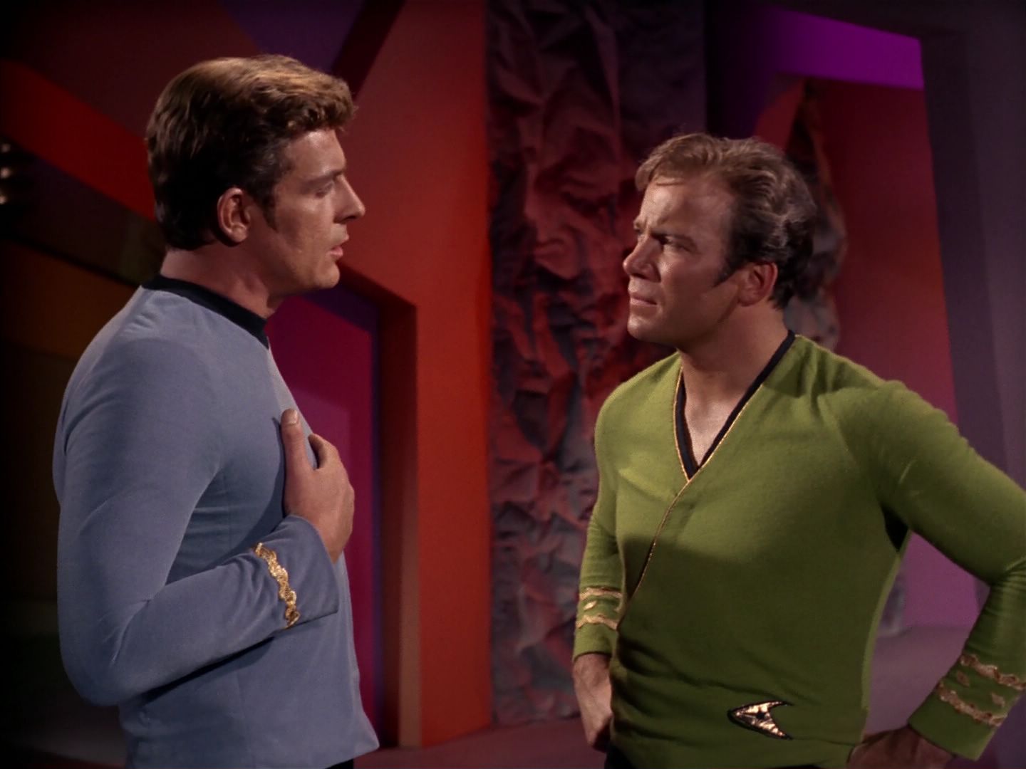 ariane179254_StarTrek_2x08_IMudd_1285.jpg
