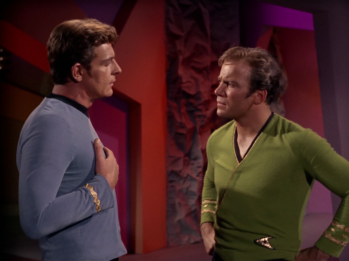 ariane179254_StarTrek_2x08_IMudd_1286.jpg