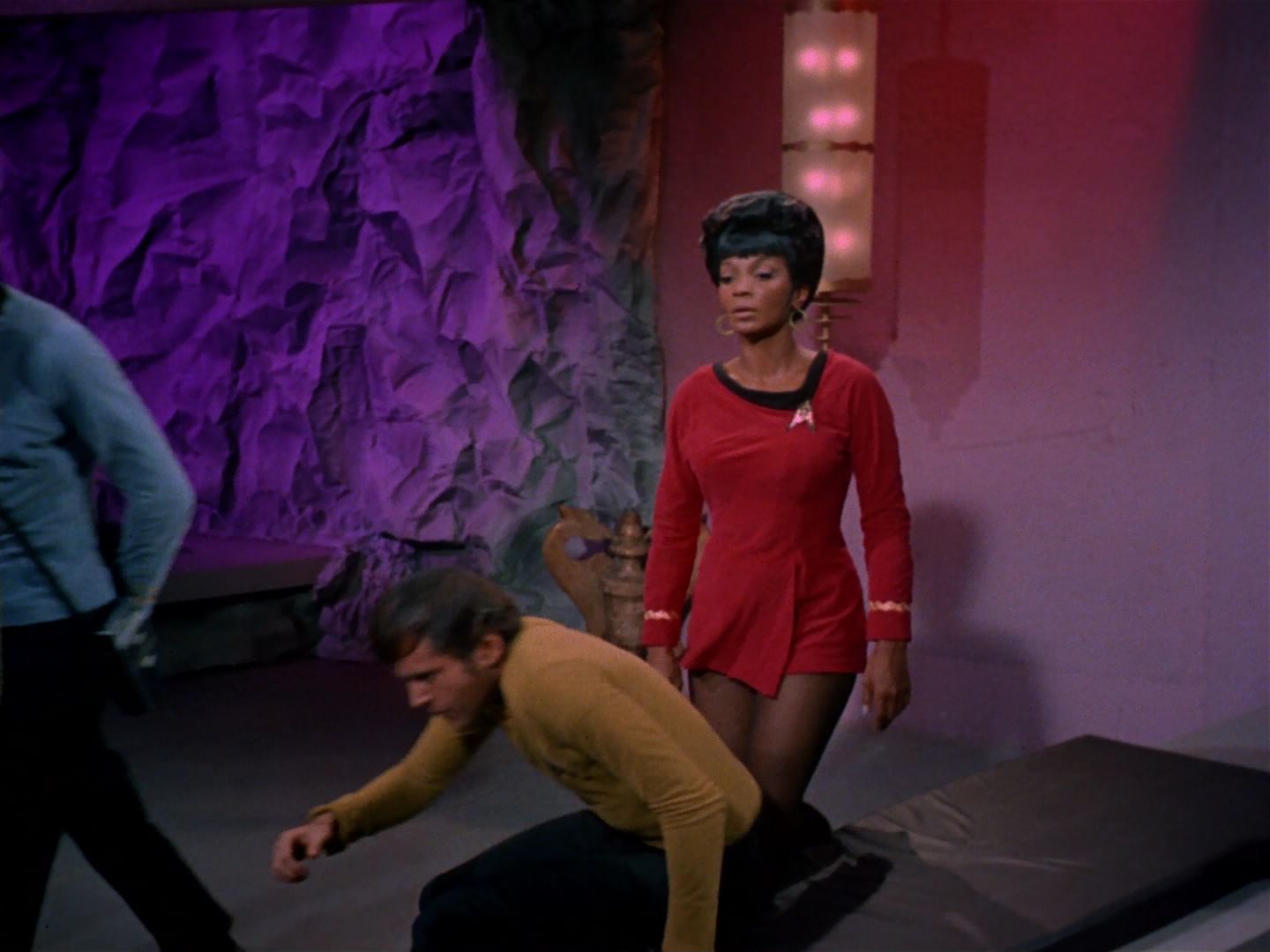 ariane179254_StarTrek_2x08_IMudd_1375.jpg