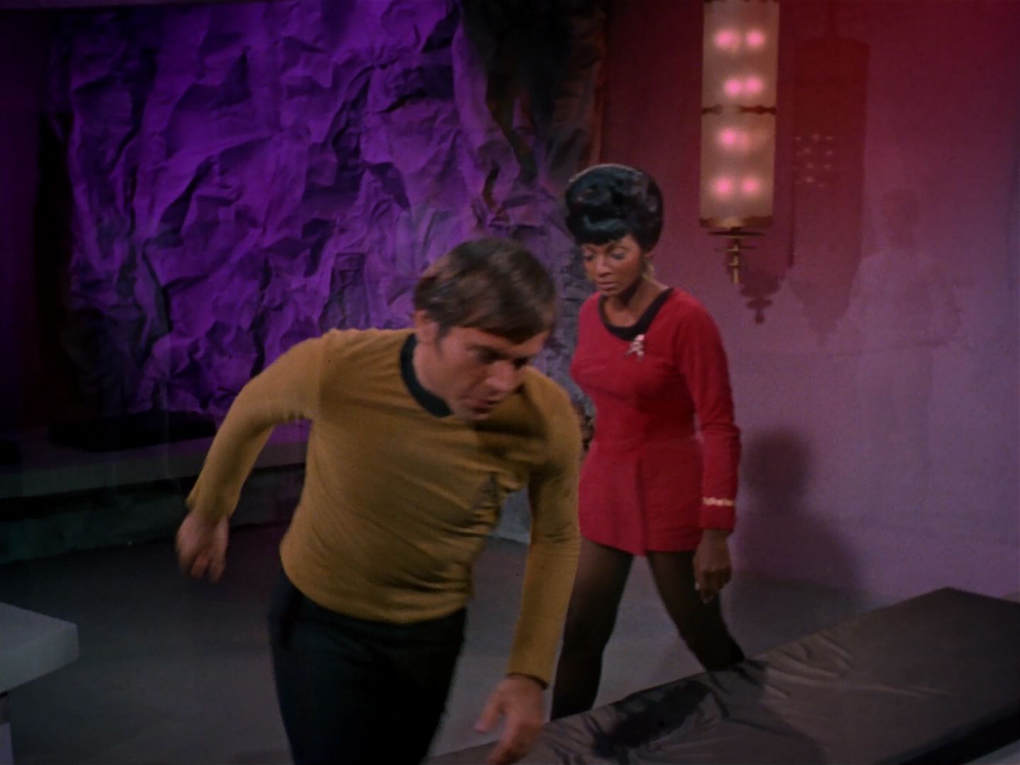 ariane179254_StarTrek_2x08_IMudd_1376.jpg