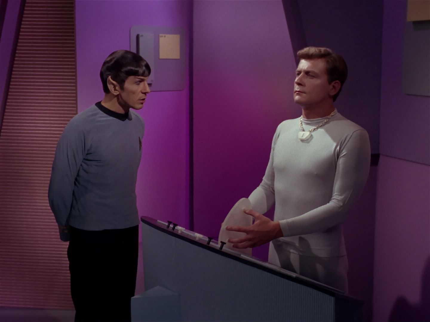 ariane179254_StarTrek_2x08_IMudd_1419.jpg