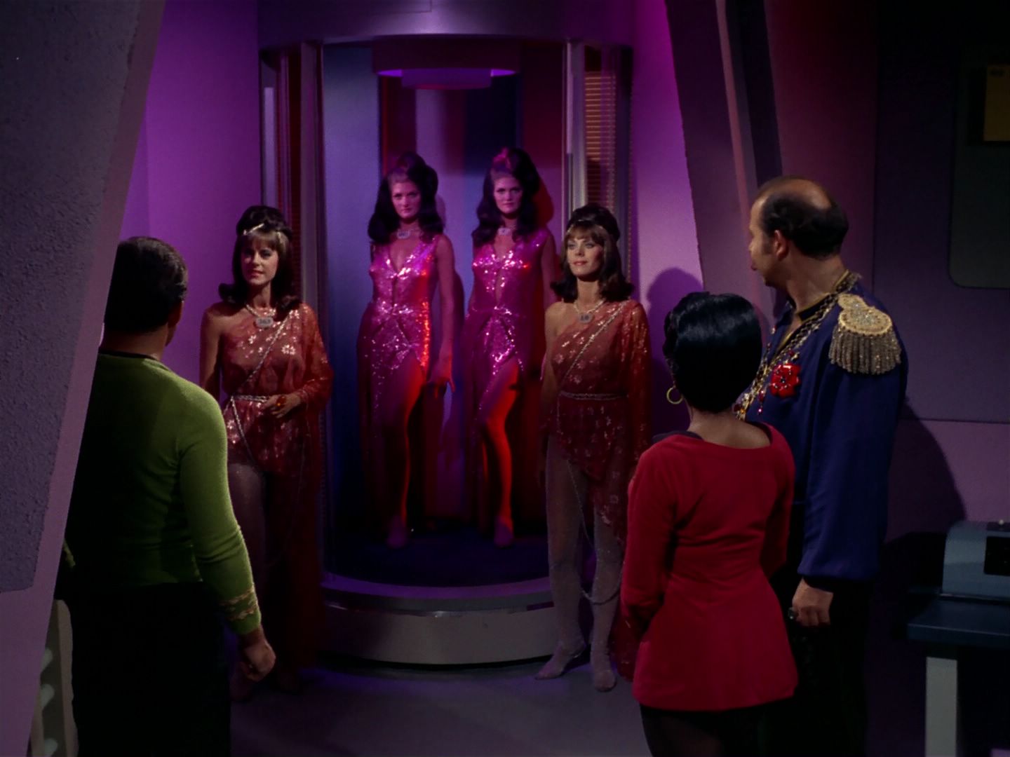 ariane179254_StarTrek_2x08_IMudd_1440.jpg