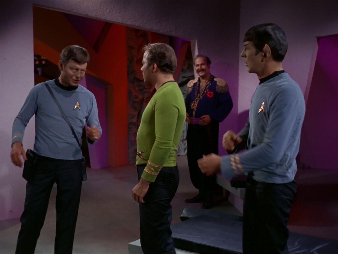 ariane179254_StarTrek_2x08_IMudd_1522.jpg