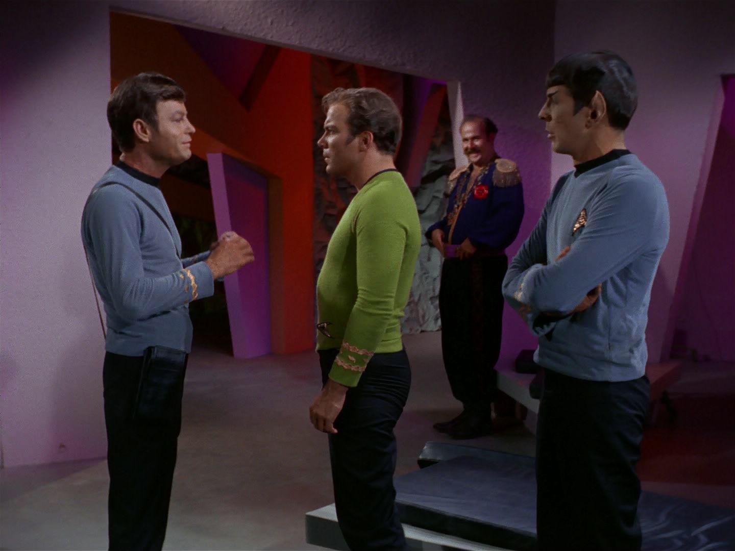 ariane179254_StarTrek_2x08_IMudd_1523.jpg