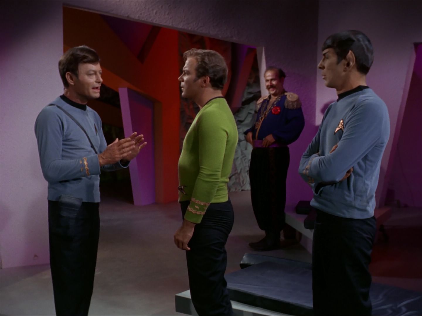ariane179254_StarTrek_2x08_IMudd_1524.jpg