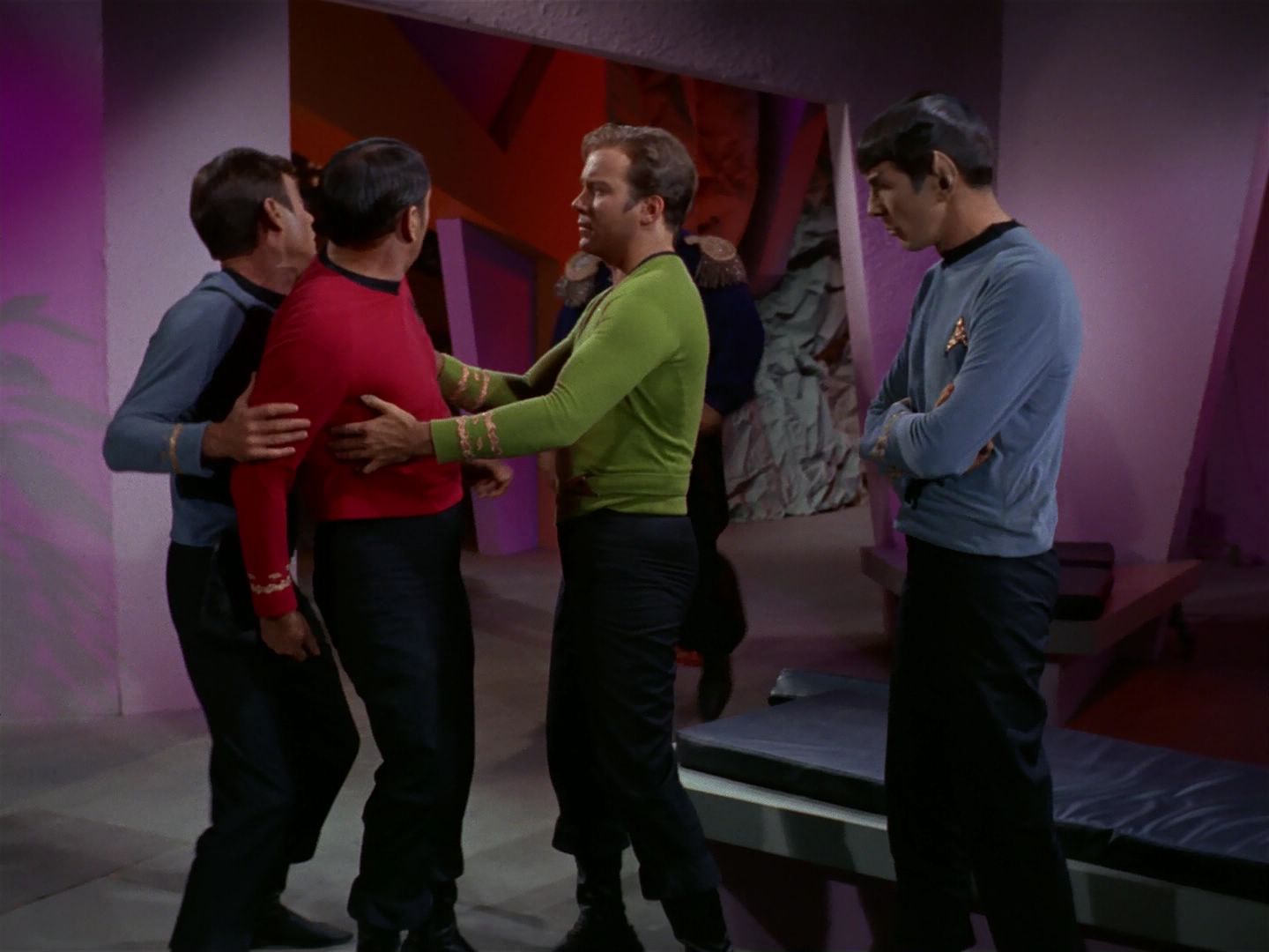 ariane179254_StarTrek_2x08_IMudd_1545.jpg