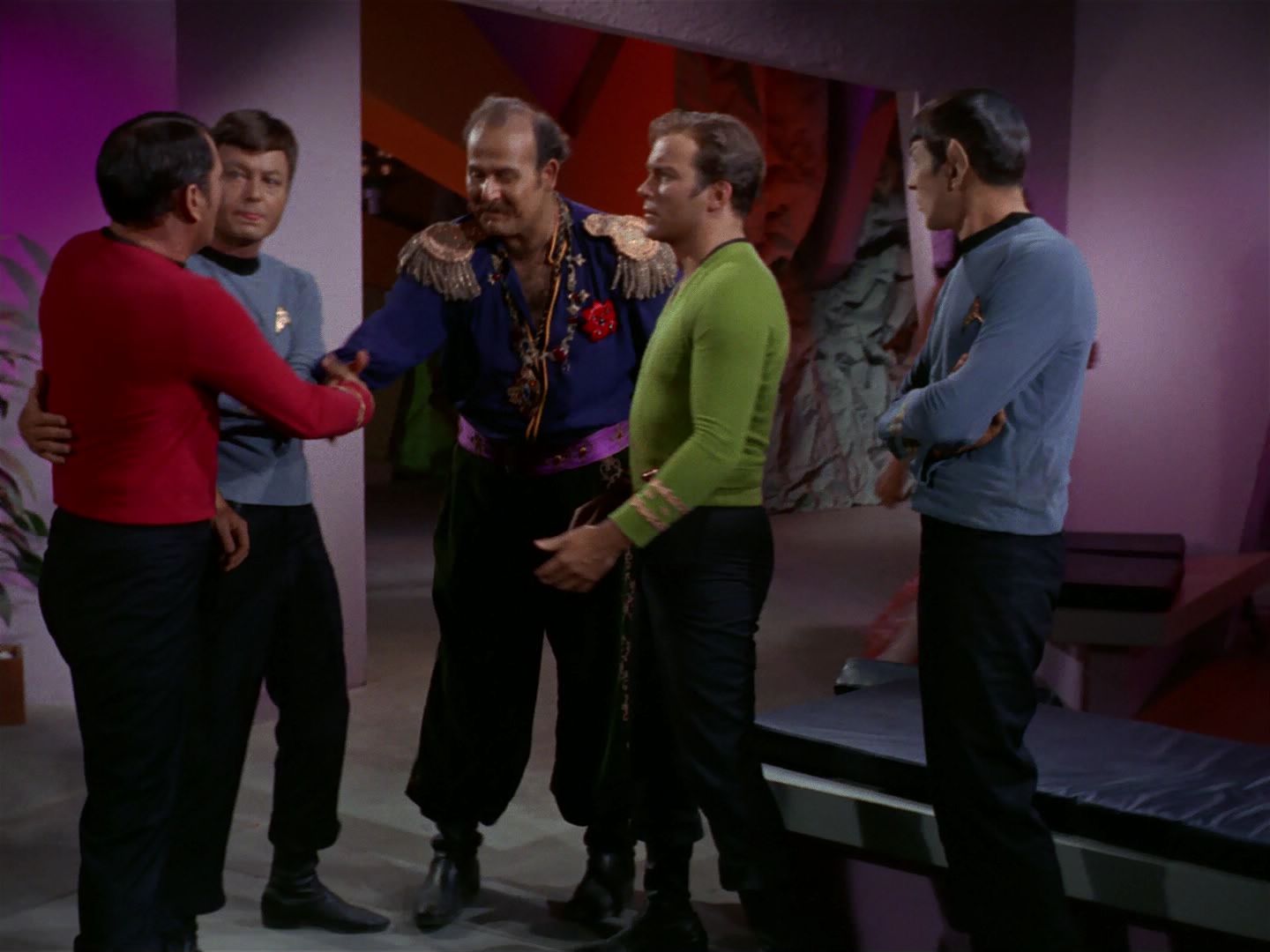 ariane179254_StarTrek_2x08_IMudd_1547.jpg