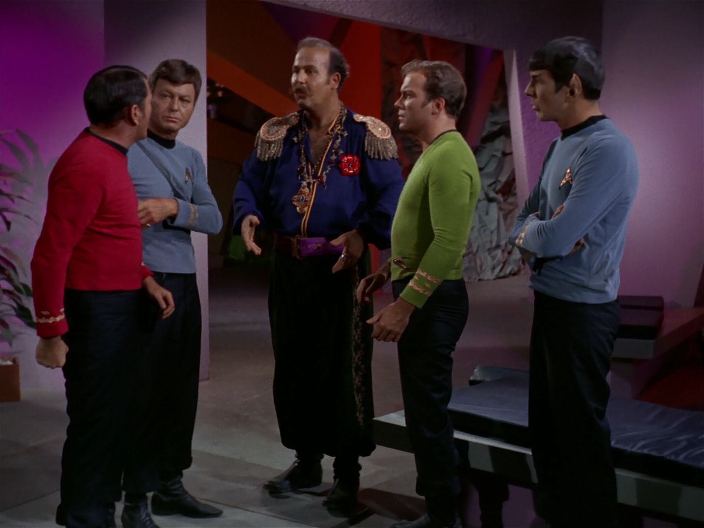 ariane179254_StarTrek_2x08_IMudd_1549.jpg