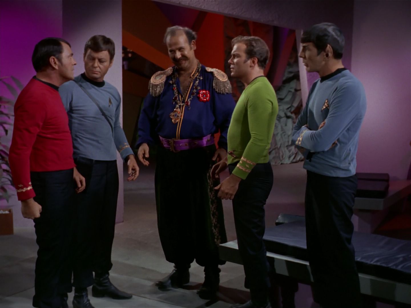ariane179254_StarTrek_2x08_IMudd_1550.jpg