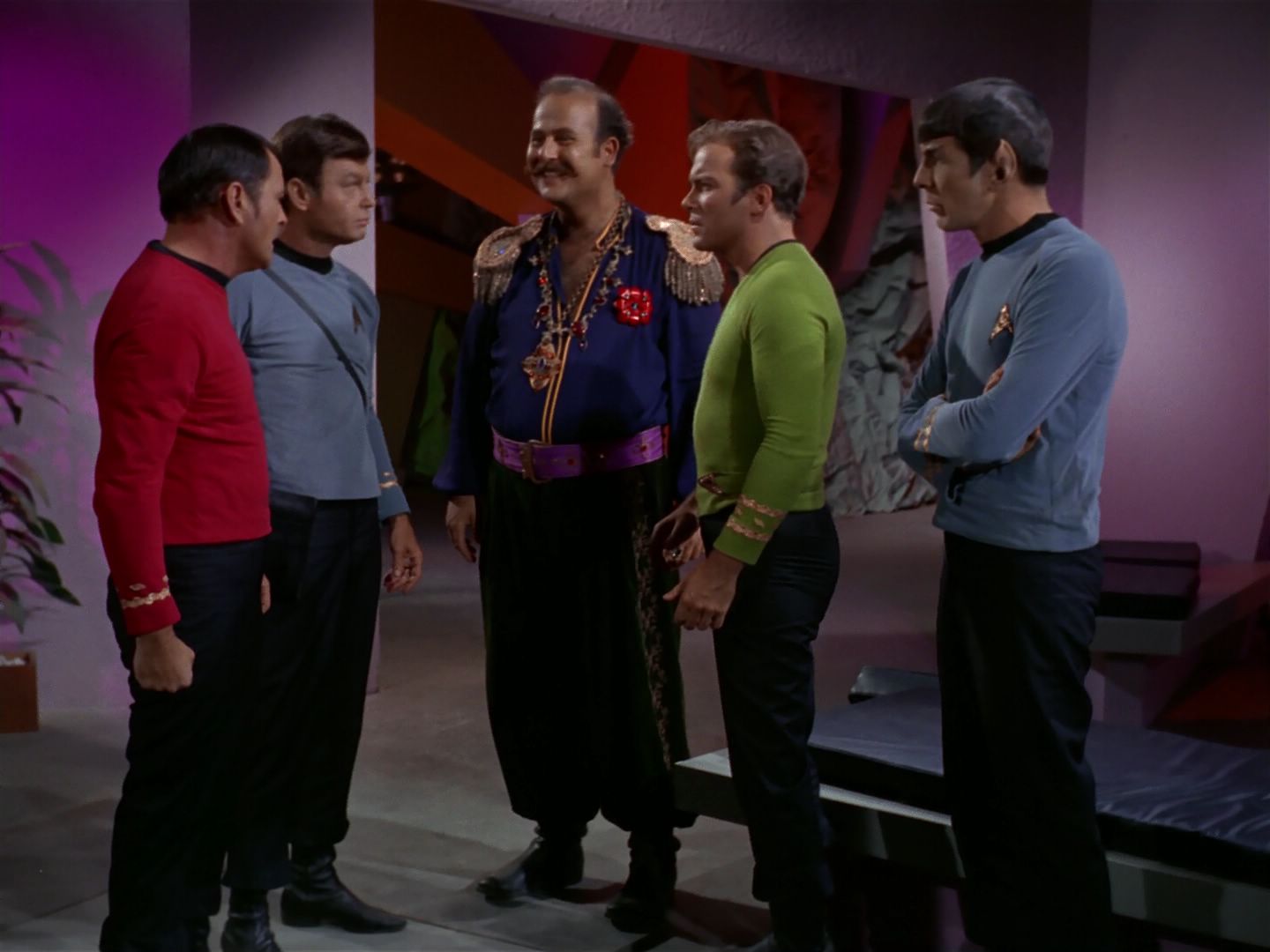 ariane179254_StarTrek_2x08_IMudd_1552.jpg