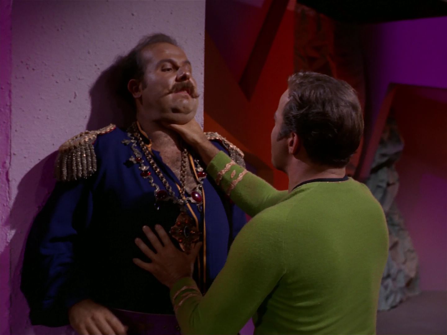 ariane179254_StarTrek_2x08_IMudd_1583.jpg