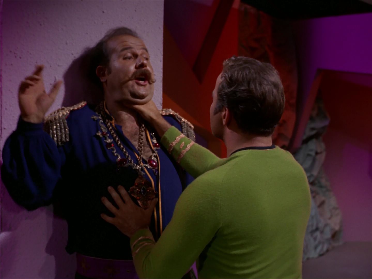 ariane179254_StarTrek_2x08_IMudd_1585.jpg