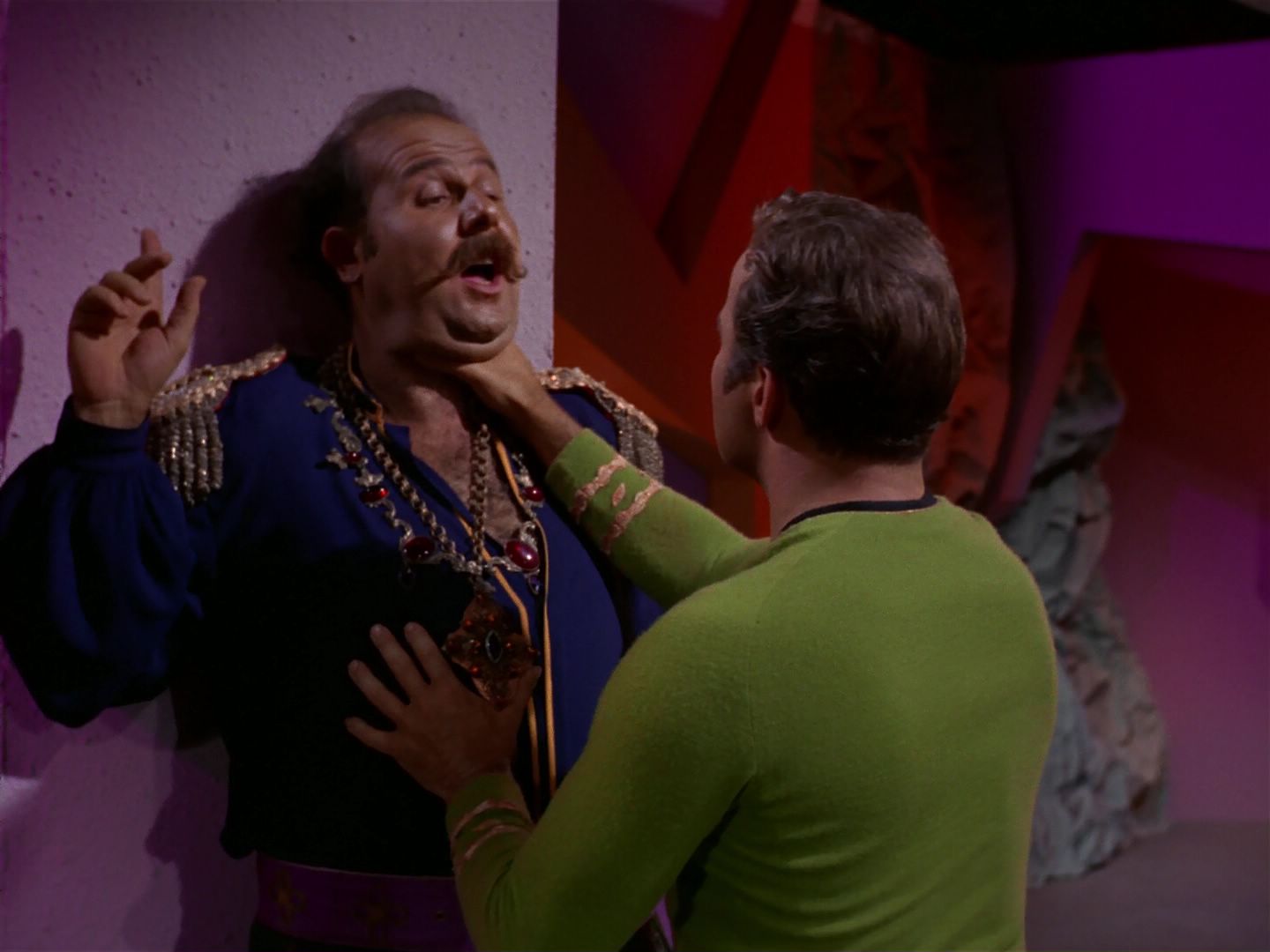 ariane179254_StarTrek_2x08_IMudd_1586.jpg