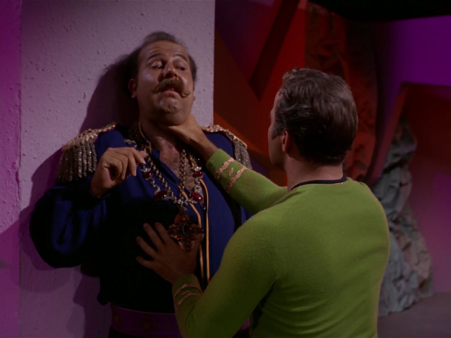 ariane179254_StarTrek_2x08_IMudd_1597.jpg