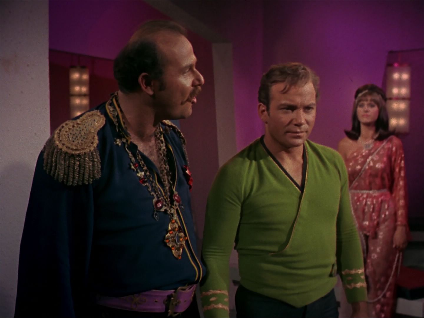 ariane179254_StarTrek_2x08_IMudd_1633.jpg