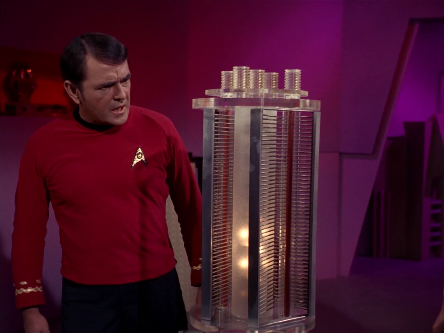 ariane179254_StarTrek_2x08_IMudd_1753.jpg