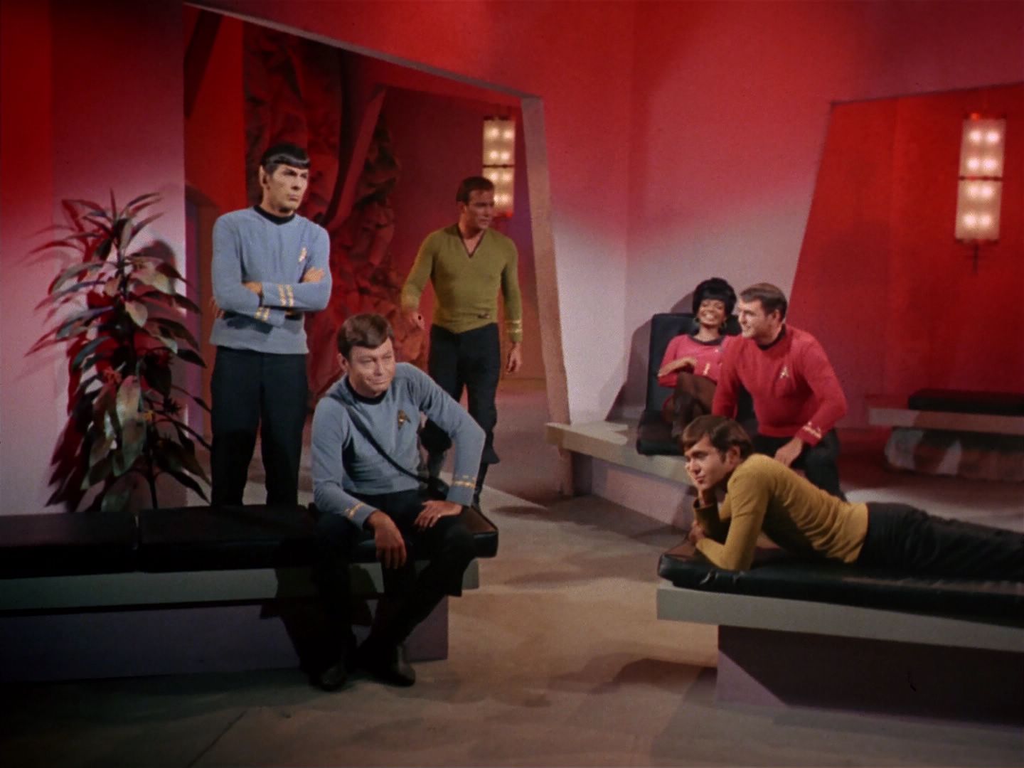ariane179254_StarTrek_2x08_IMudd_1812.jpg