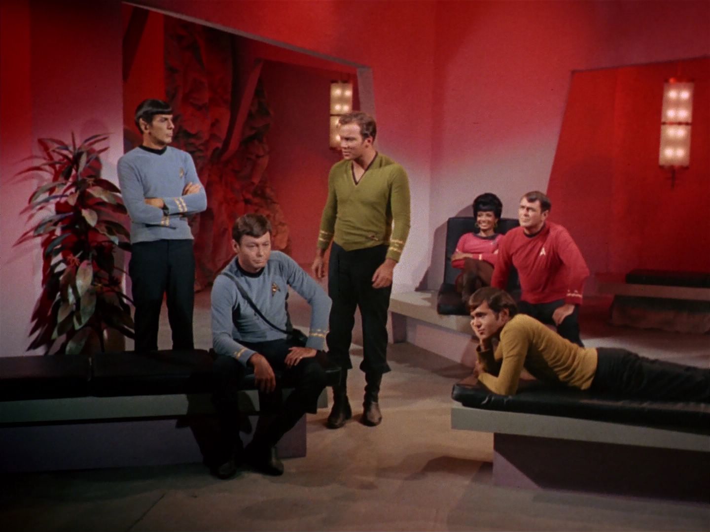 ariane179254_StarTrek_2x08_IMudd_1815.jpg