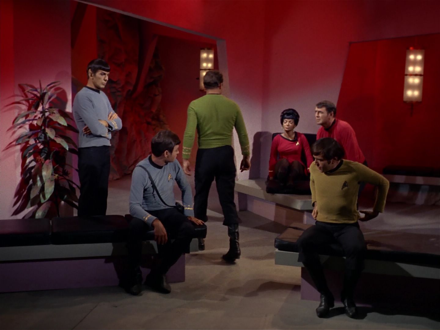 ariane179254_StarTrek_2x08_IMudd_1842.jpg