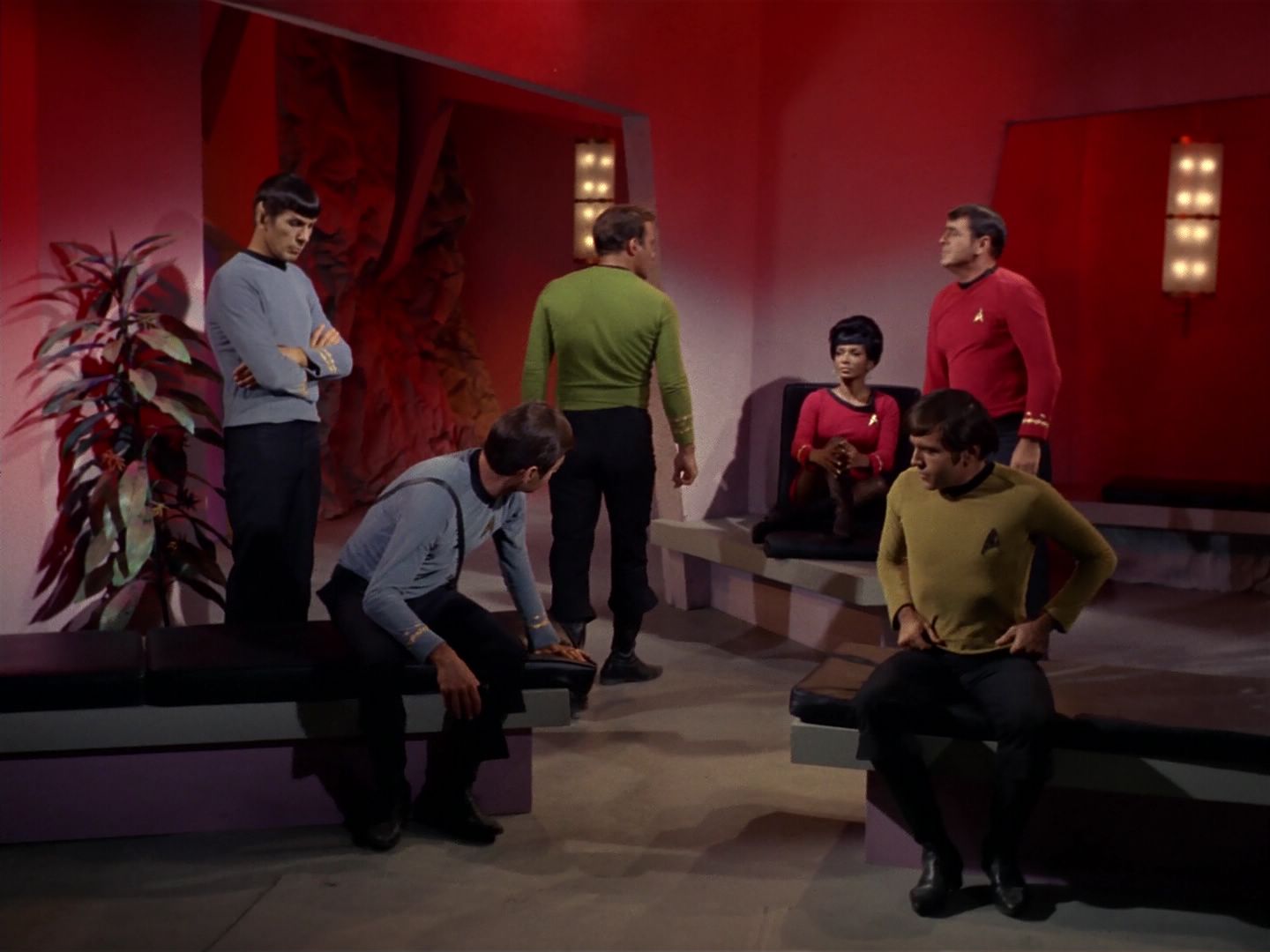 ariane179254_StarTrek_2x08_IMudd_1843.jpg