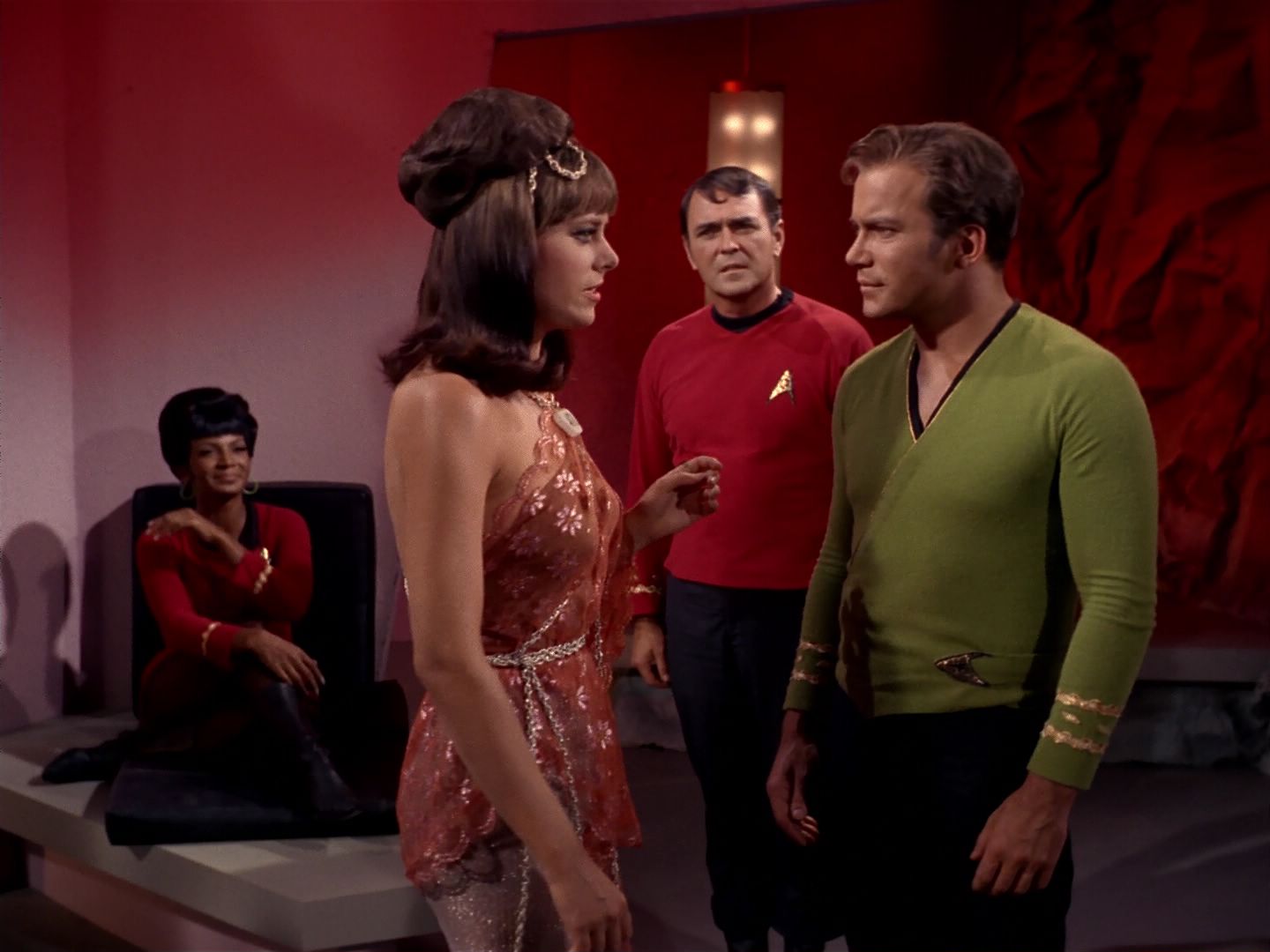 ariane179254_StarTrek_2x08_IMudd_1864.jpg