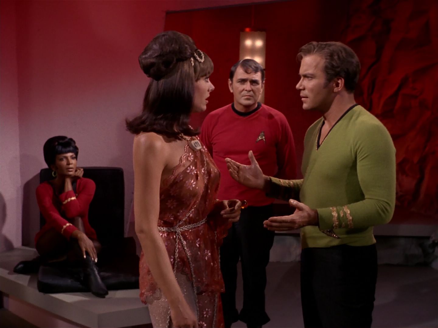 ariane179254_StarTrek_2x08_IMudd_1889.jpg