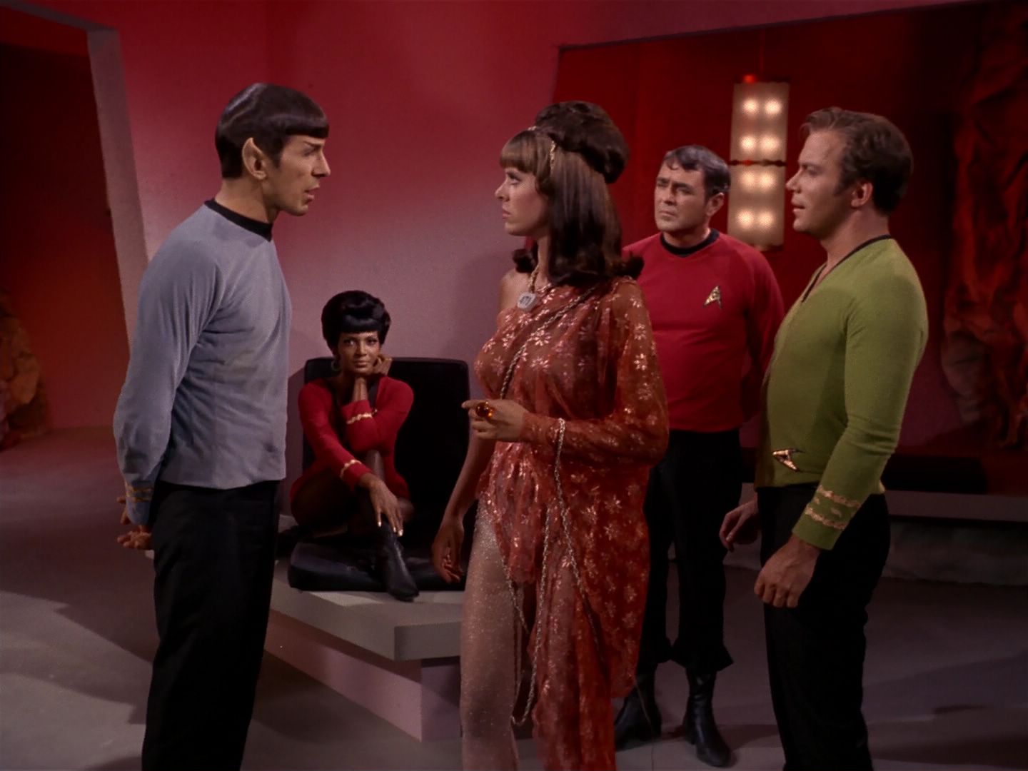 ariane179254_StarTrek_2x08_IMudd_1894.jpg