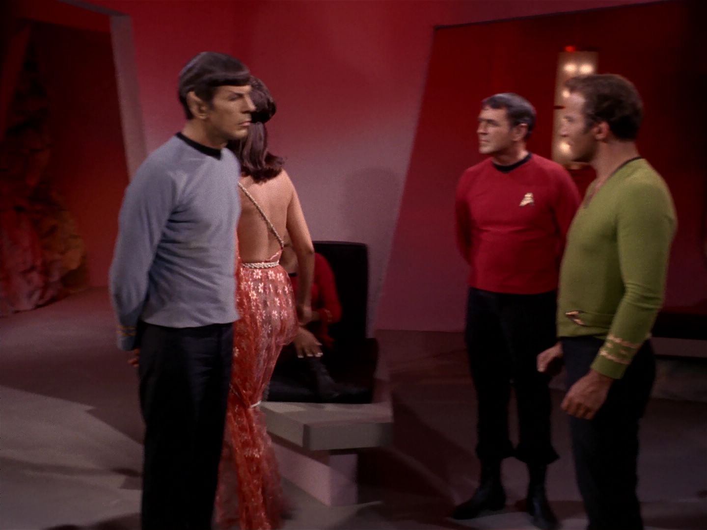 ariane179254_StarTrek_2x08_IMudd_1940.jpg