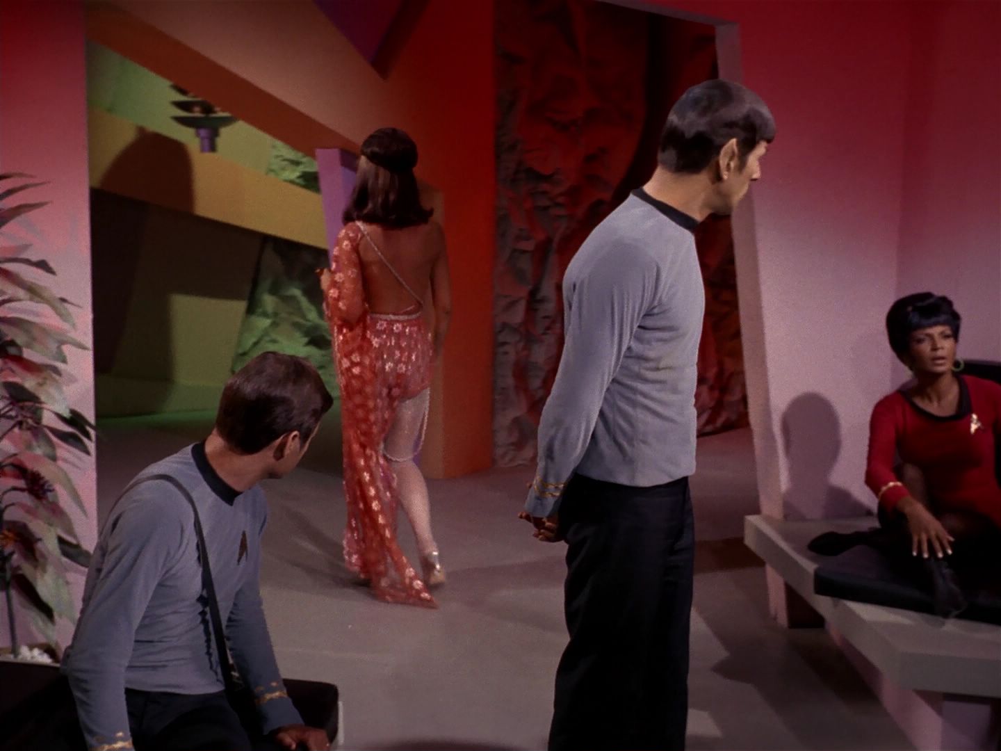 ariane179254_StarTrek_2x08_IMudd_1942.jpg