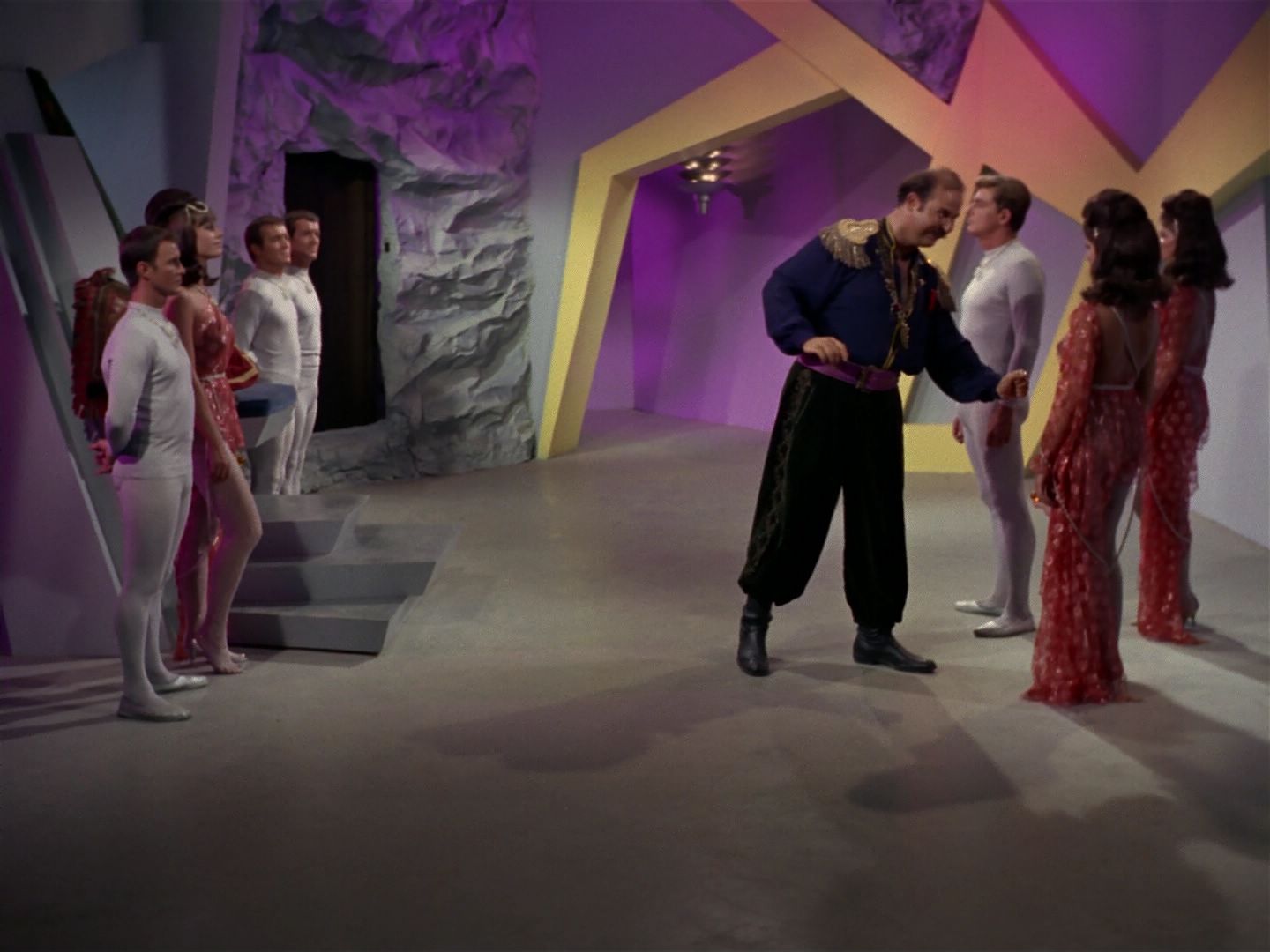 ariane179254_StarTrek_2x08_IMudd_1976.jpg